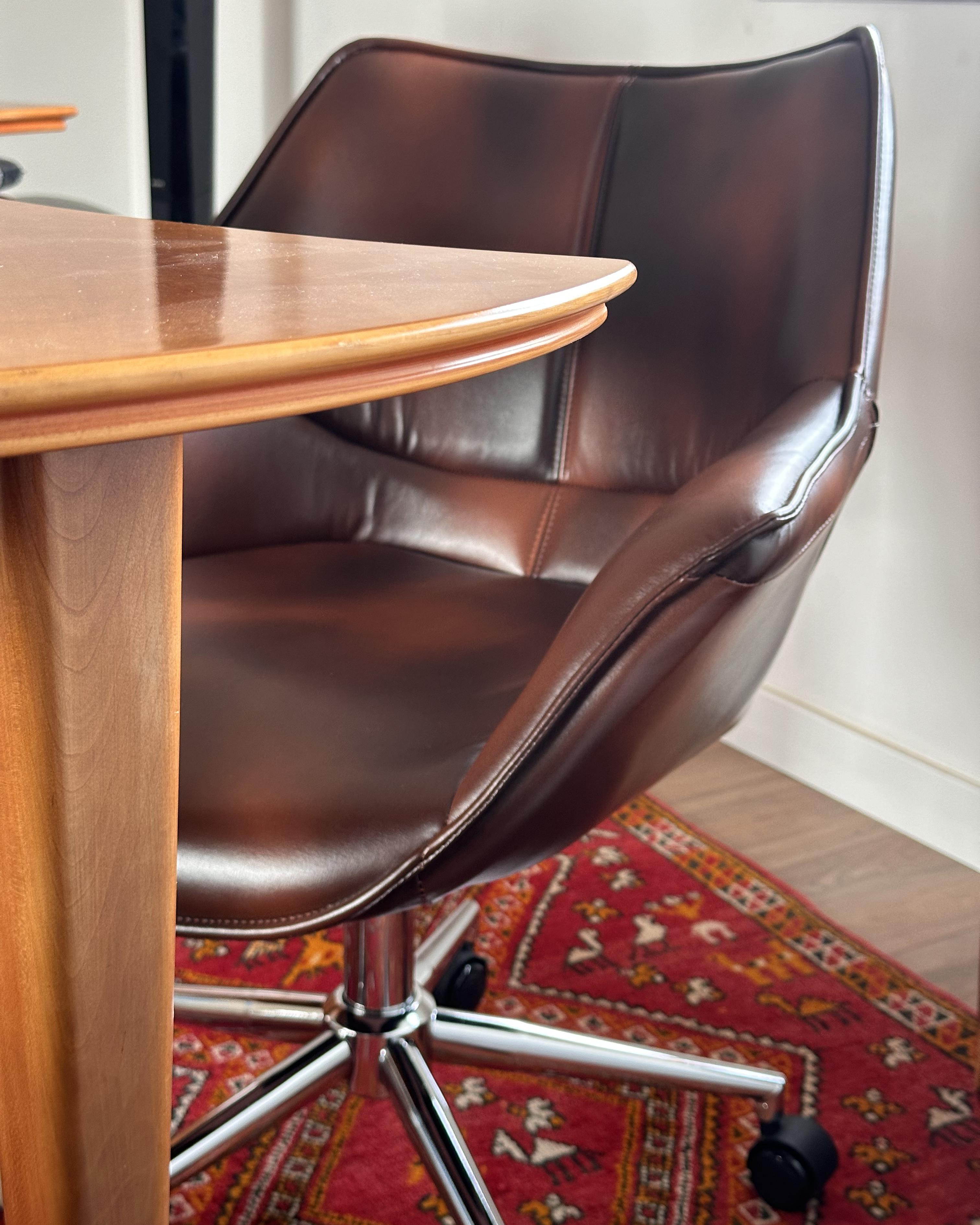 Chaise de bureau NEWDALE Cuir PU Marron foncé | Beliani.fr