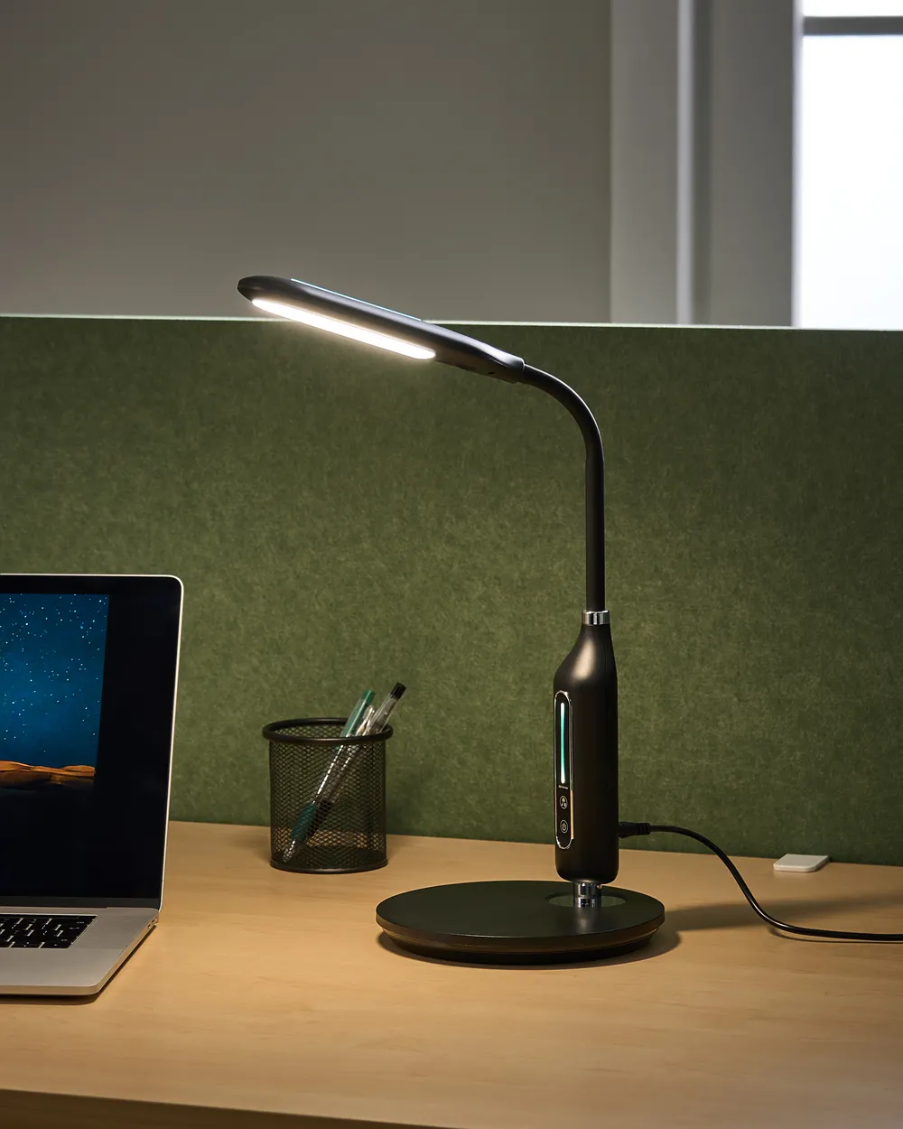 Lampa biurkowa LED CYGNUS Ze ściemniaczem Metal Czarny