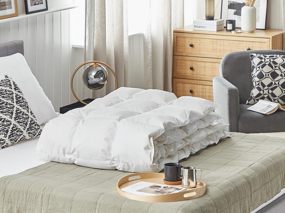 Duck Down Double Duvet Extra Warm 155 x 220 cm GROSSGLOCKNER Beliani.es