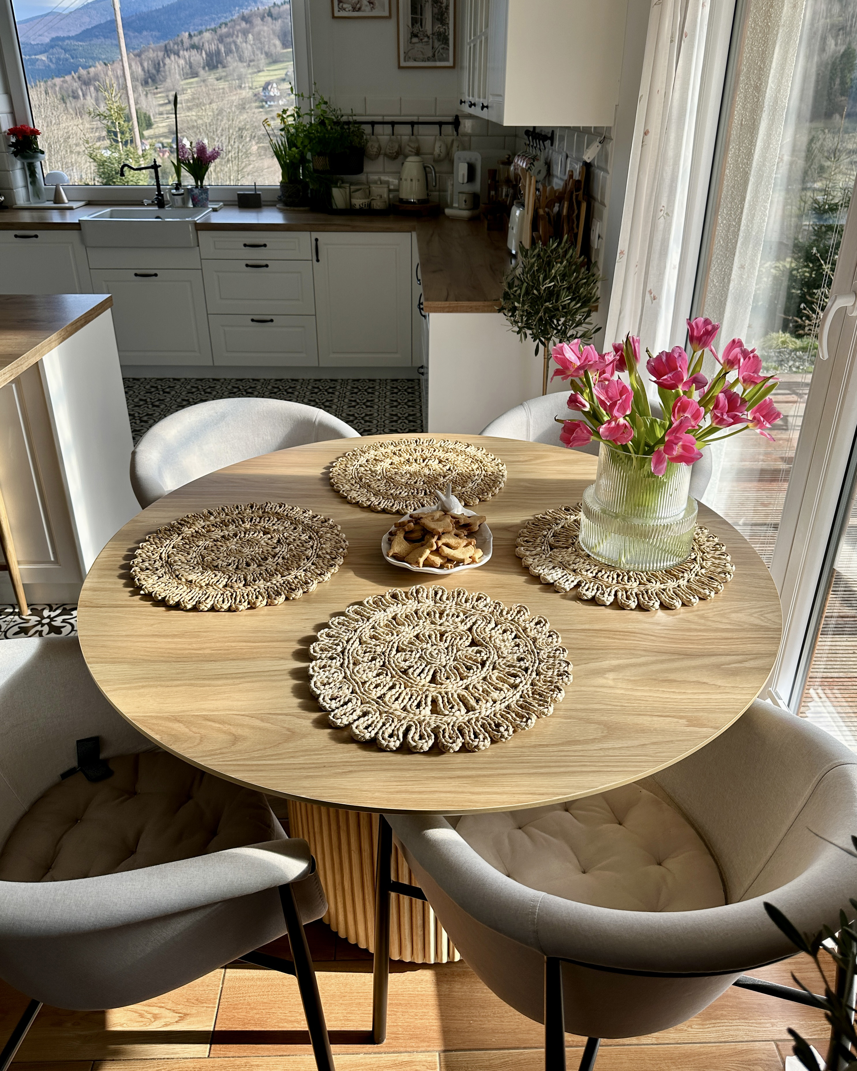 Okrúhly jedálenský stôl ⌀ 120 cm svetlé drevo VISTALLA_920261