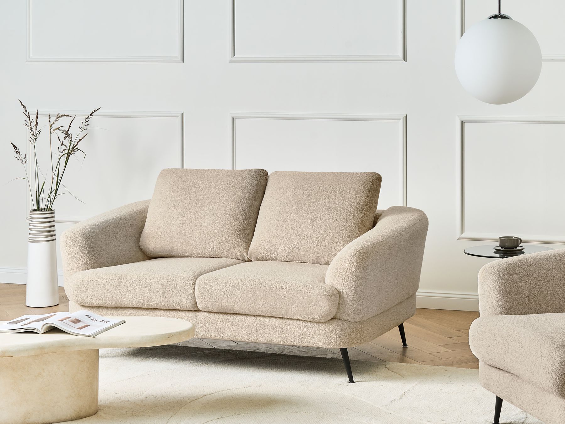 Sofa 2-osobowa boucle jasnobeżowa KJAER_1006755