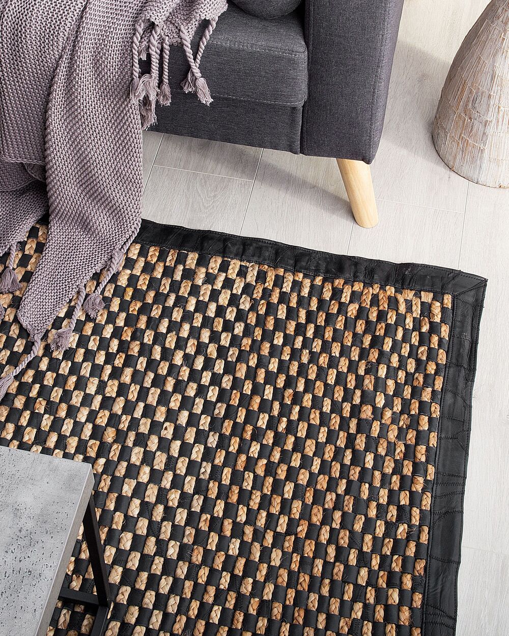 Leather Area Rug 140 x 200 cm Black and Beige GERCE II Beliani.pl