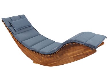 Chaise longue à bascule en bois clair avec coussin bleu BRESCIA II