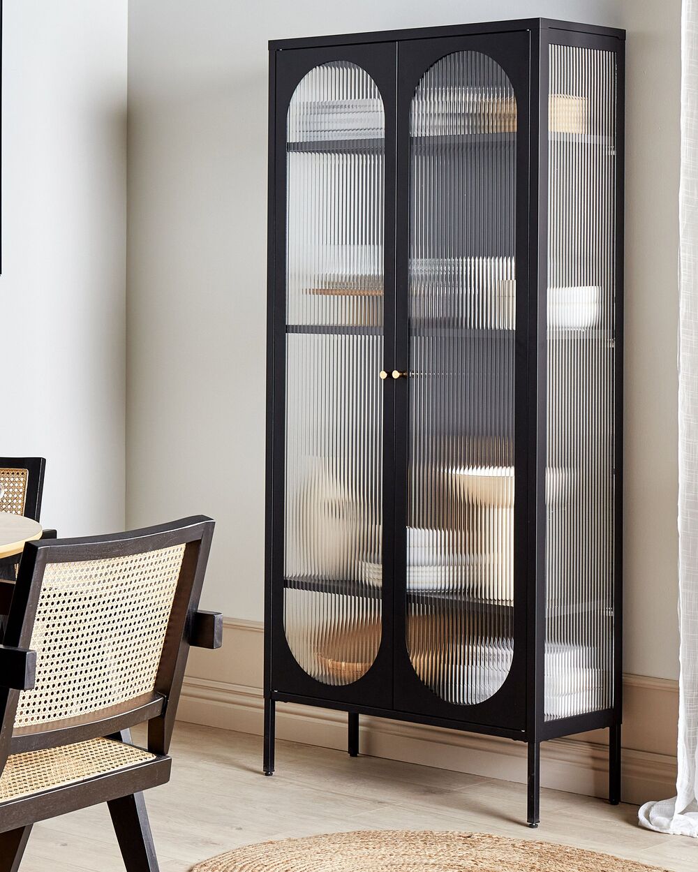 Vitrine mit Glastüren FOXTON 80 cm Metall Schwarz
