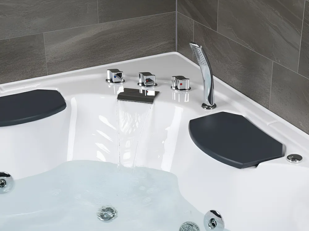 Corner Hot Tub with LED CUYABENO 2110 x 1500 mm White_1033721
