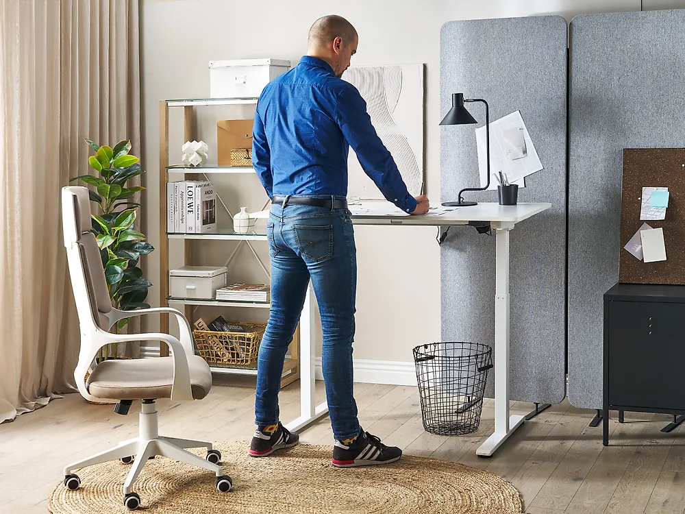Hjh OFFICE Höhenverstellbarer Schreibtisch STAND CR – 120x60 Cm, Manuell Verstellbar, Weiß, Bis 60 Kg Belastbar