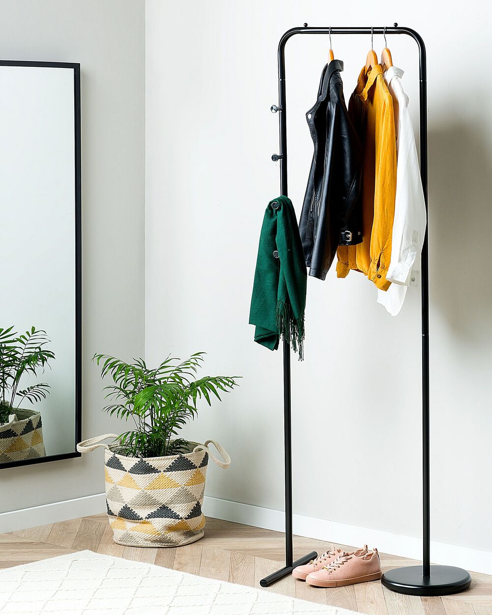 Metal Clothes Rack Black BENTON Beliani