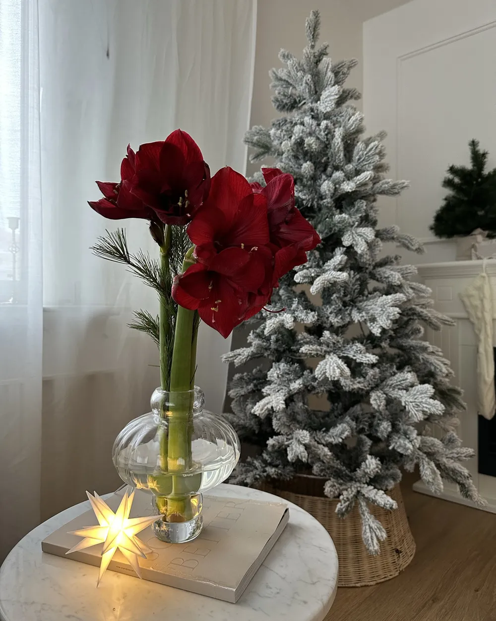 Ośnieżona sztuczna choinka świąteczna LED TATLOW 180 cm Zielony_861769