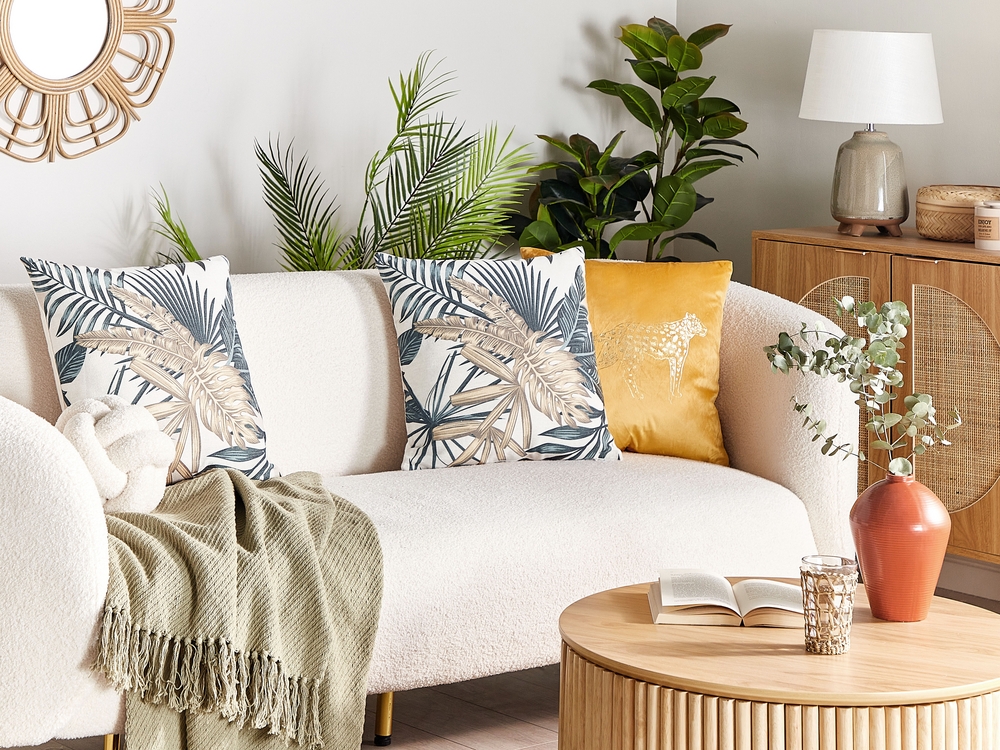 Set of 2 Cushions Leaf Pattern 45 x 45 cm Multicolour TAGETES Beliani.cz
