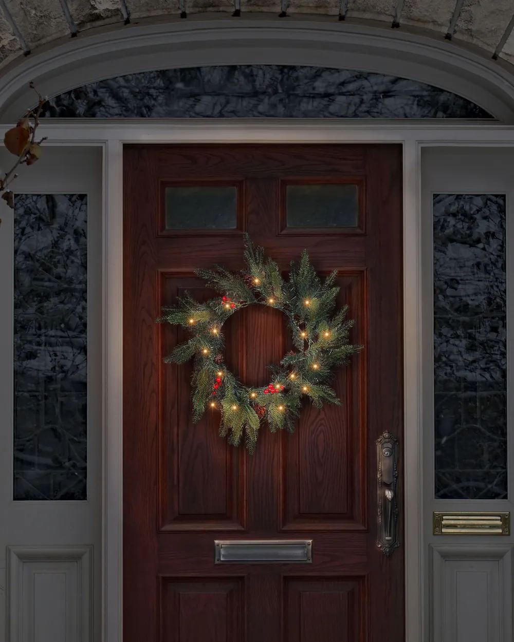 Christmas Wreath LED WHITEHORN Dark Green 50 cm - Beliani.es