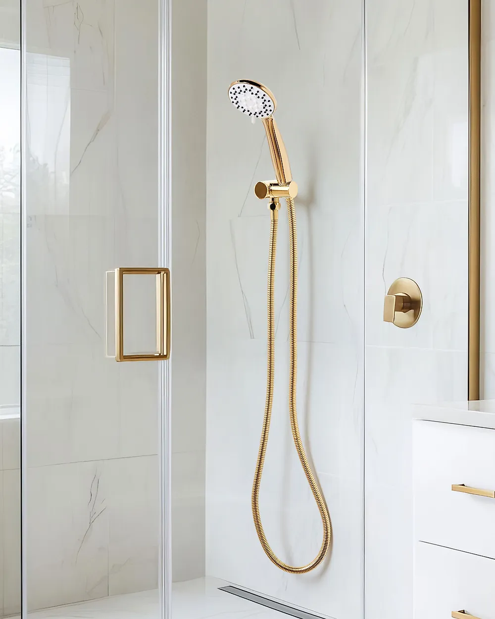 Shower Head and Hose Kit MACAY 3-function Gold_1179064