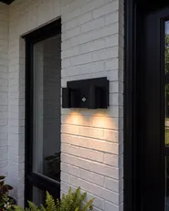 Kinkiet zewnętrzny LED CASSLEY Z czujnikiem ruchu Czarny_1103211