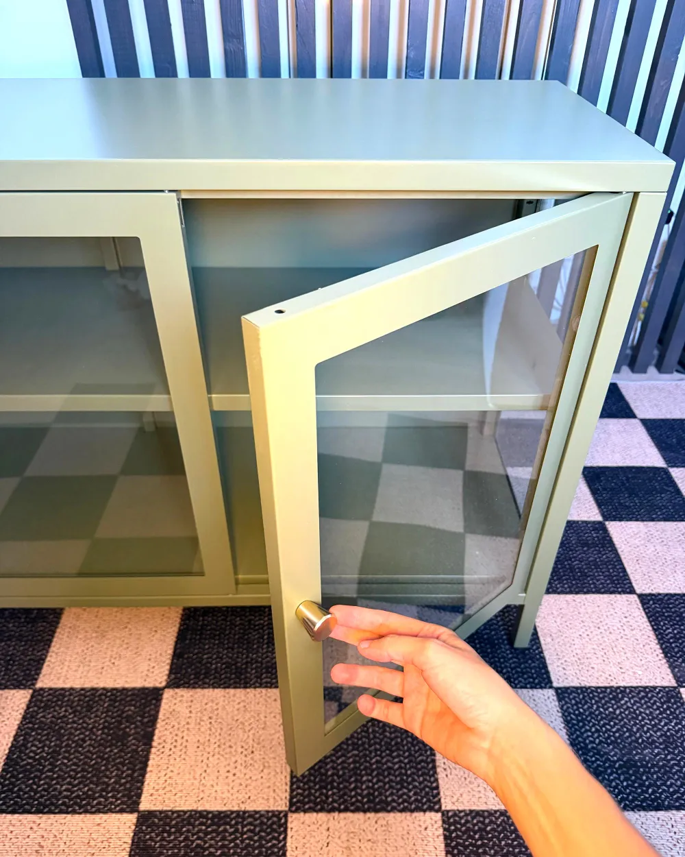 Sideboard mit Glastüren NEWPORT 115 cm Metall Grün_1173981