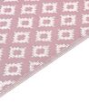 Tapis extérieur au motif géométrique rose 120 x 180 cm THANE_918557