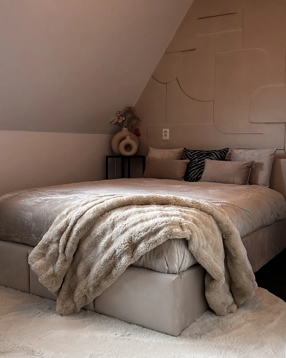 Ottoman Bed BOUSSE Velvet Light Beige 140 x 200 cm (EU Double)_942705