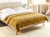Reliéfní přehoz na postel 150 x 200 cm žlutý SITAPUR_917673