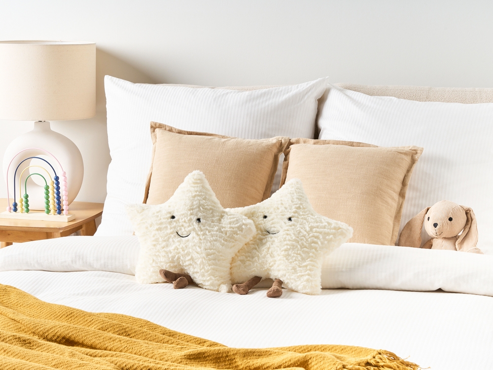 Set of 2 Decorative Kids Cushions Star 40 x 40 cm White STARFRUIT Beliani.cz