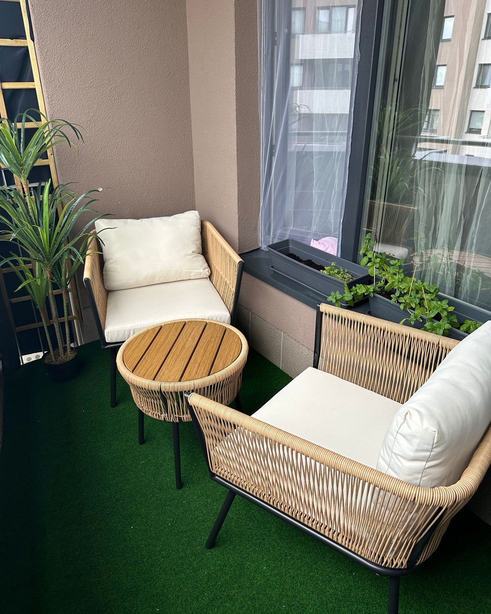 Bistro Set with Cushion GARGANO PE Rattan Natural Beliani