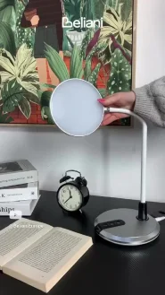 Lampada da scrivania a LED CHAMAELEON con porta USB Metallo Ottone_896609