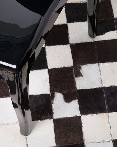 Round Cowhide Area Rug ⌀ 140 cm Black and White BERGAMA