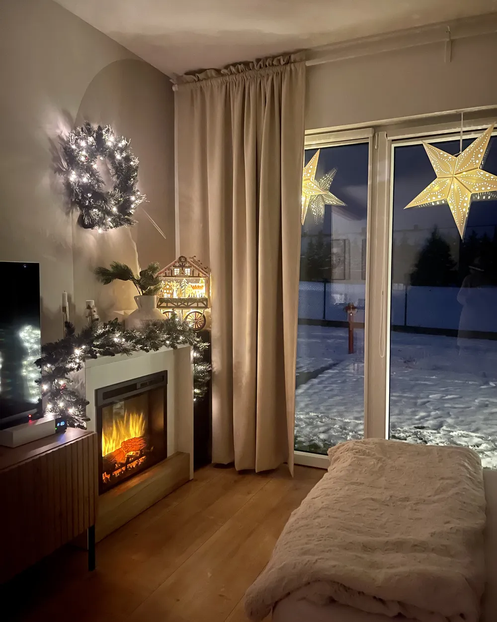 Zestaw 2 dekoracji wiszących LED MOTTI 60 cm Gwiazda Biały_913603