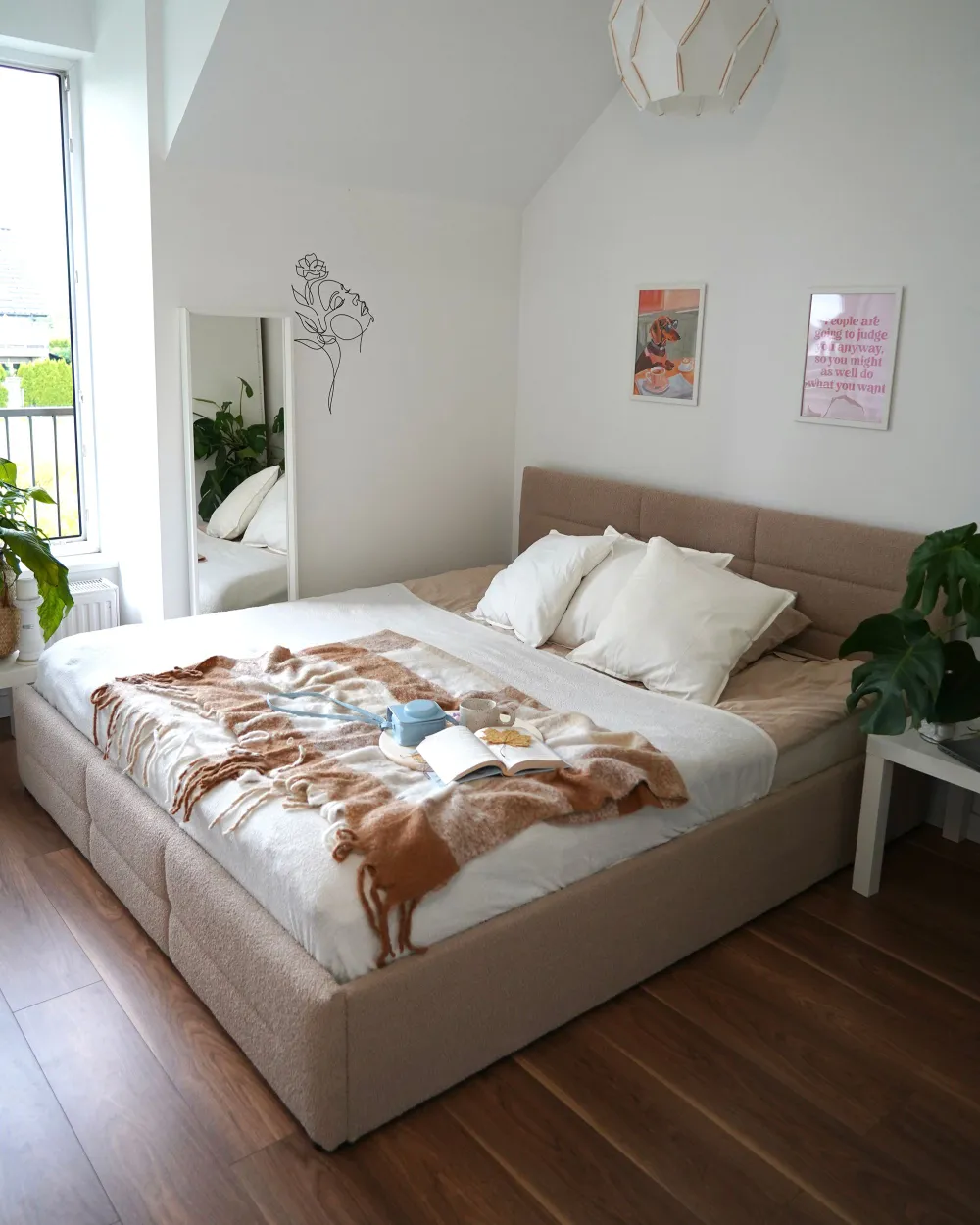 Ottoman Bed MASSOGNES Boucle Beige 180 x 200 cm_1173932