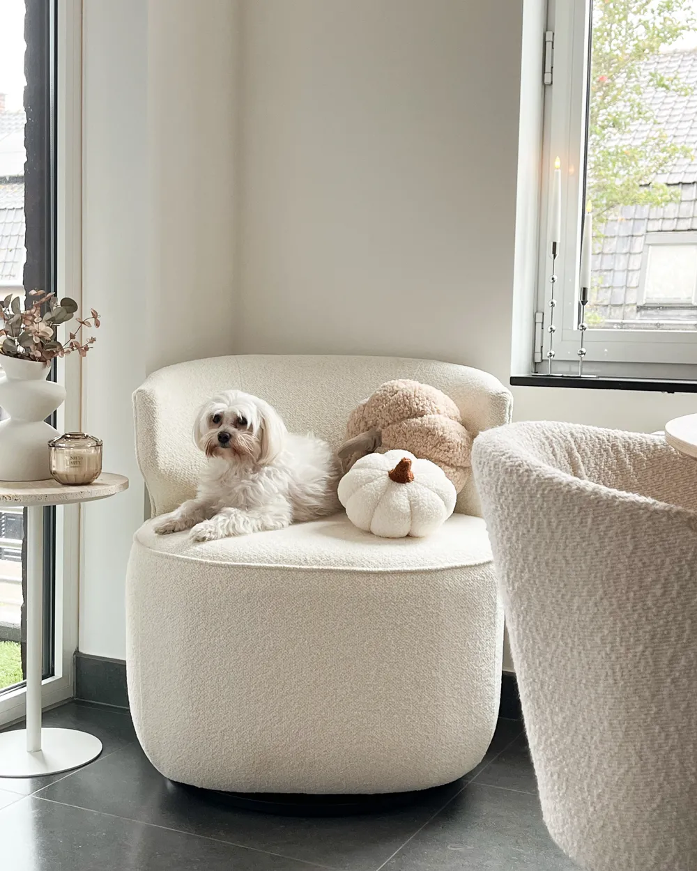 Swivel Armchair MOLLEBY Boucle Off-White_1036285
