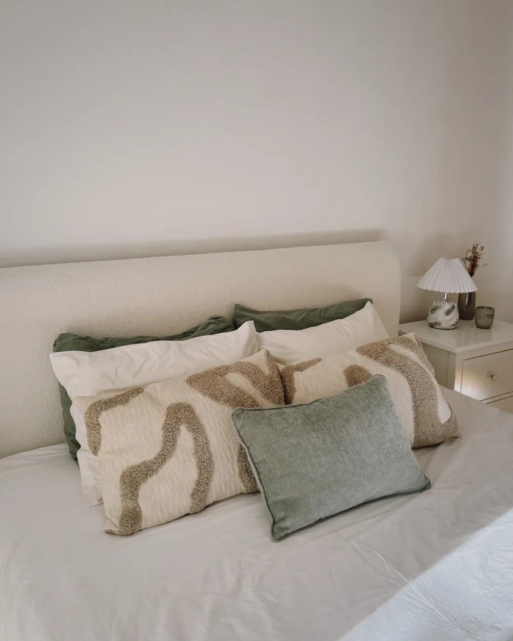 Bed with Storage Drawers SOUTRIN Boucle Off-White 160 x 200 cm (EU King Size)_1019935