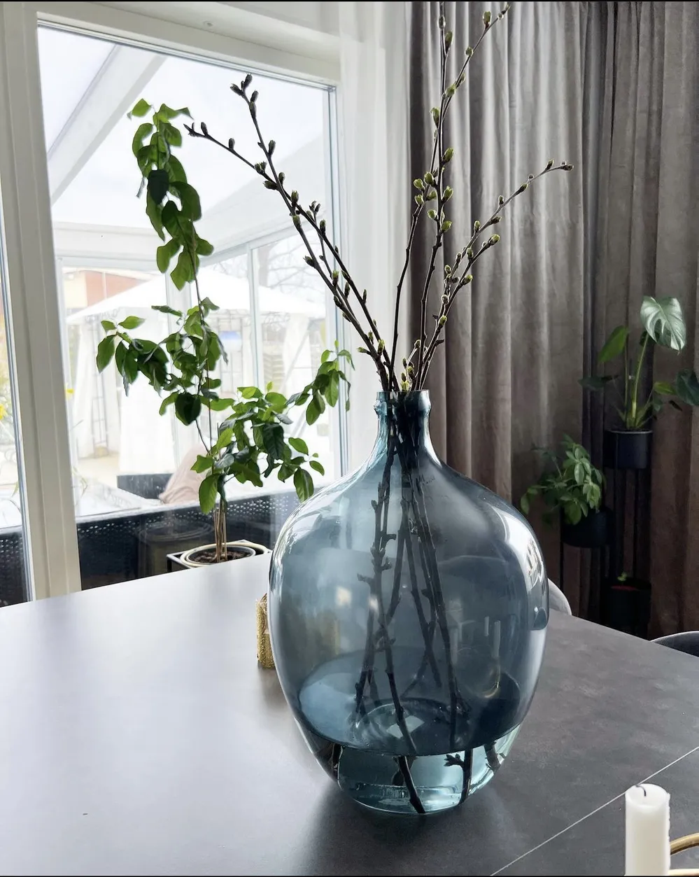 Vaso In Vetro Soffiato A Mano Per Boccioli - Trasparente Con Sfumatura Grigia - 21 Cm, Fiore Singolo - Oggetto Decorativo
