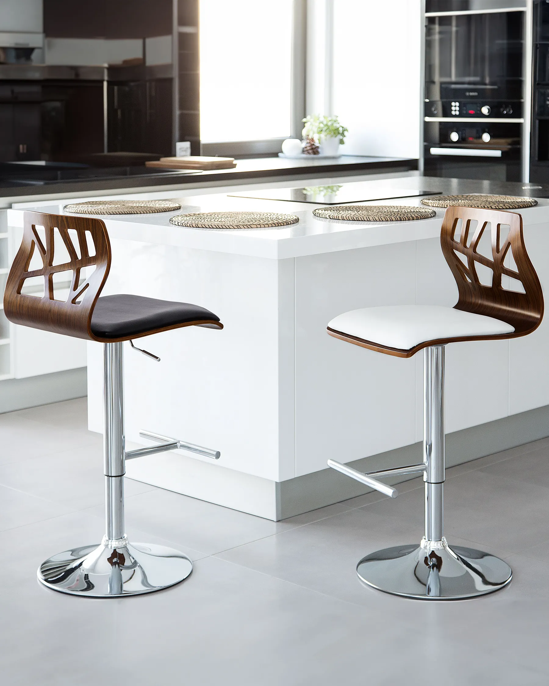 Set of 2 Bar Chairs PETERSBURG Swivel Faux Leather White/ Silver_953096
