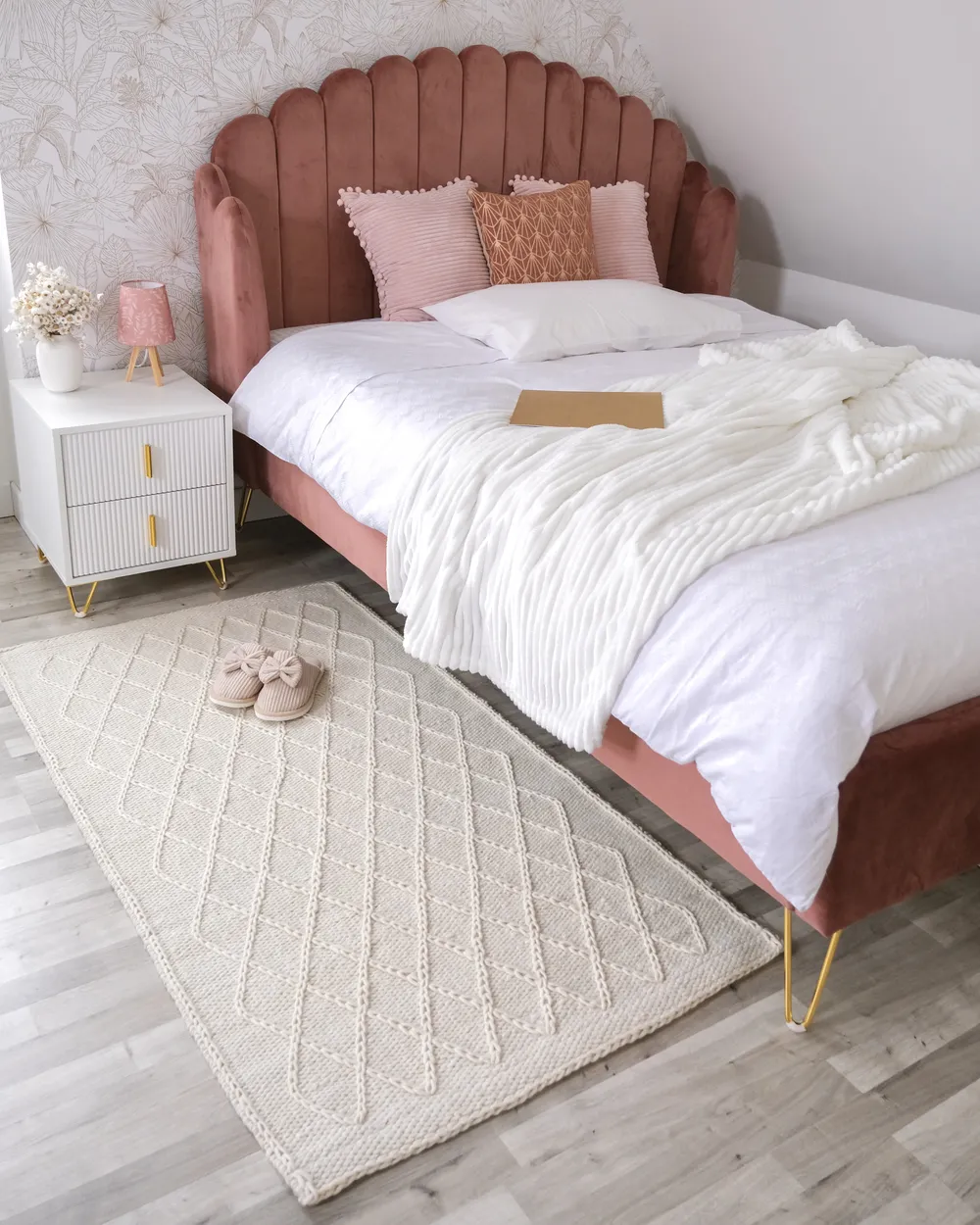 Bett mit Lattenrost Samtstoff AMBILLOU 140 x 200 cm Rosa_974845