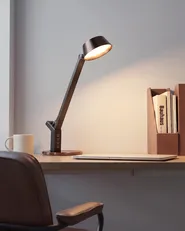 Lampada da scrivania a LED CHAMAELEON con porta USB Metallo Ottone_854128