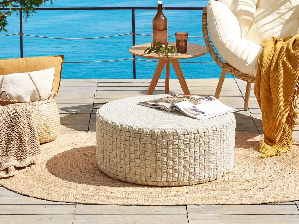 Utendørs Fotskammel: Komfort og Stil for Ditt Uterom () Utendørs Fotskammel: Komfort og Stil for Ditt Uterom