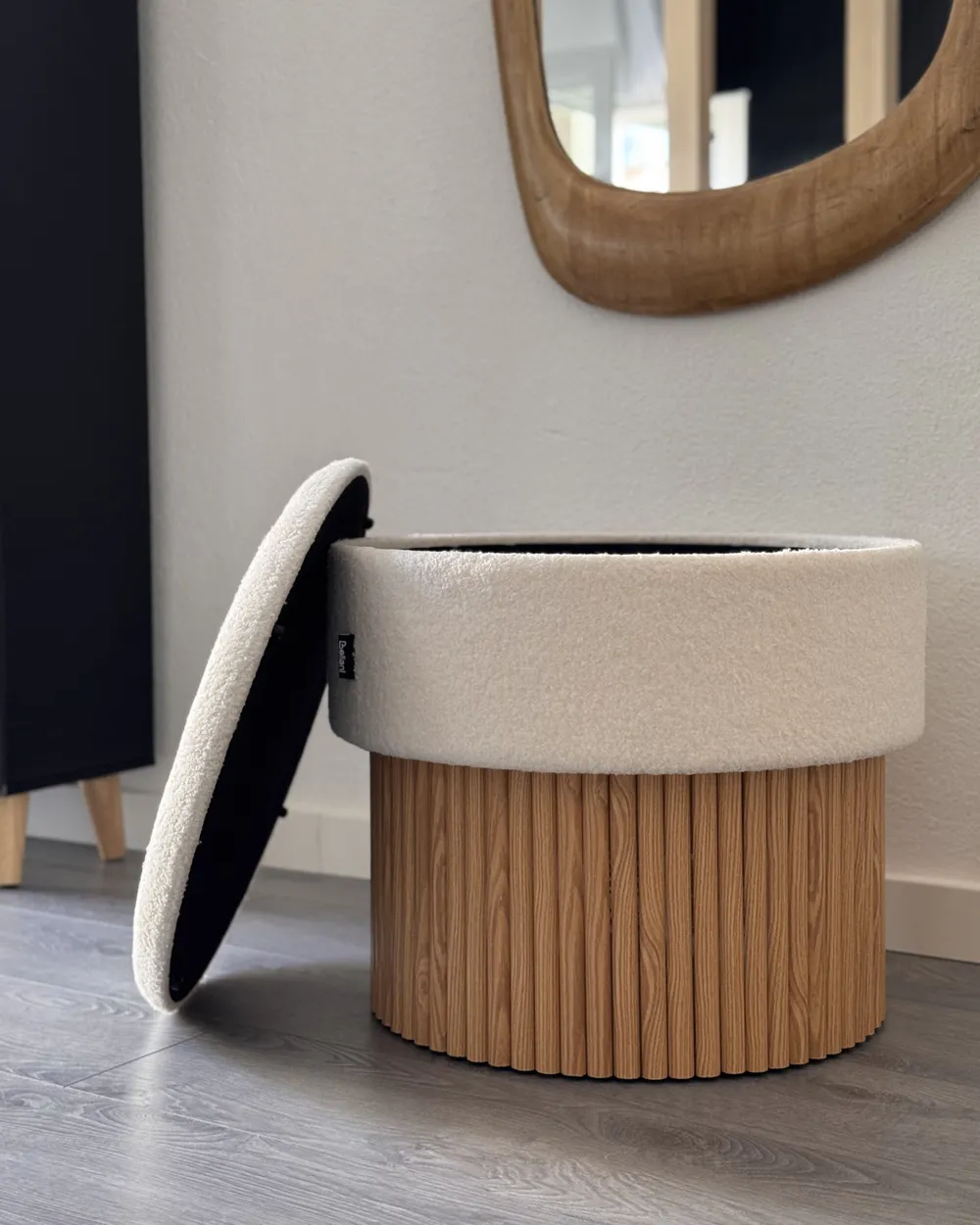 Nolon Julia Vierkante Poef Bouclé Stof 44 x 44 cm - Beige – vtwonen