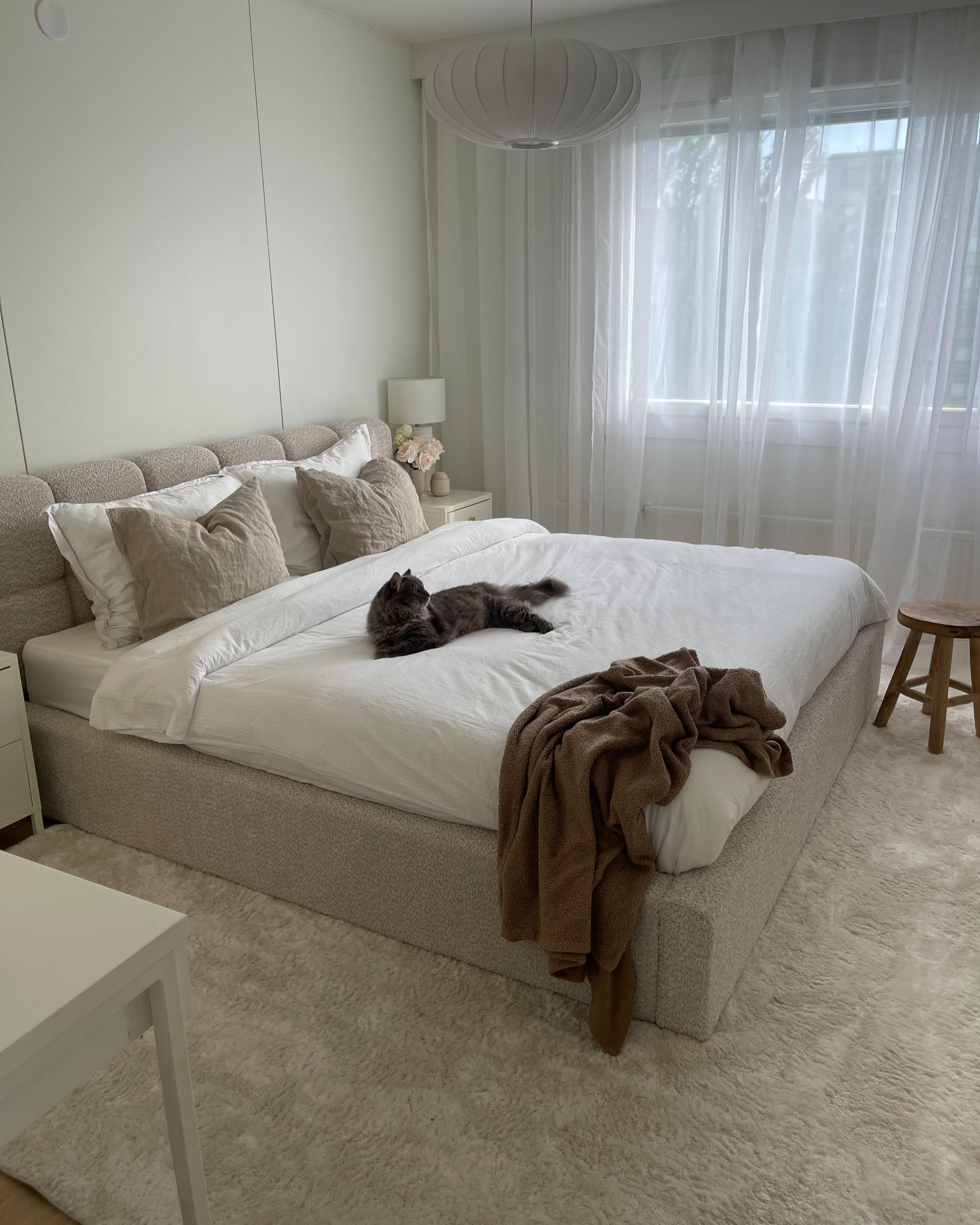Bett mit Stauraum BASTON Bouclé Hellbeige 180 x 200 cm_1034224