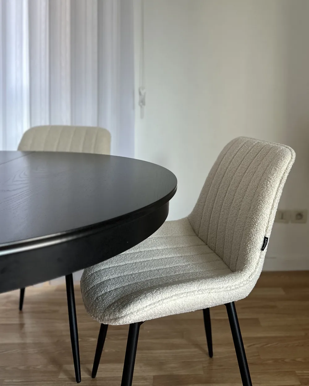 Set of 2 Dining Chairs DUBROVNIK Boucle Light Beige_969604
