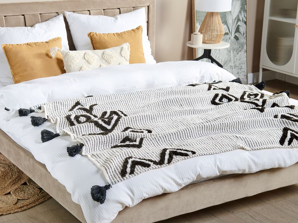 Blanket SAATLI 130 x 150 cm White Beliani