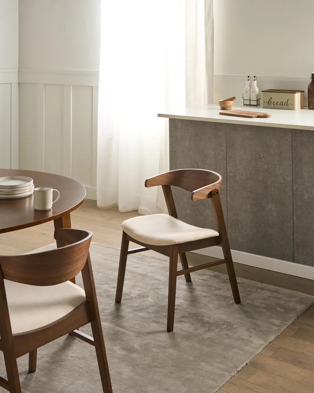 Set med 2 matstolar LILLY Off-White/ Mörkbrun