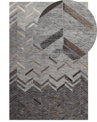Tappeto in pelle color grigio 160 x 230 cm a pelo corto ARKUM